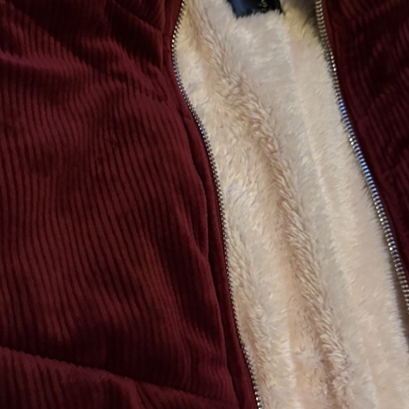 ♥️ BBJ Small Corduroy Sherpa Fleece Lined Burgandy Vest ADORABLE - Picture 8 of 11